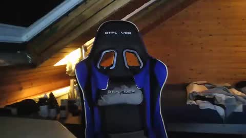 Snapshot of bratzo86 chatting on March 3, 11:14 pm LoveGirls online show from March 3, 11:14 pm