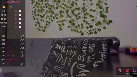 Johny Bravo online show from December 14, 2:00 pm