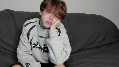 Snapshot of braxiboy chatting on December 5, 9:17 am Brax online show from December 5, 9:17 am