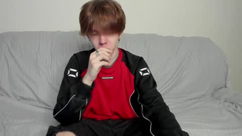 Snapshot of braxiboy chatting on December 8, 7:37 am Brax online show from December 8, 7:37 am