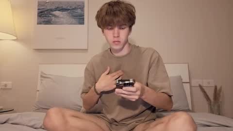 Snapshot of braxiboy chatting on November 8, 11:32 am Brax online show from November 8, 11:32 am