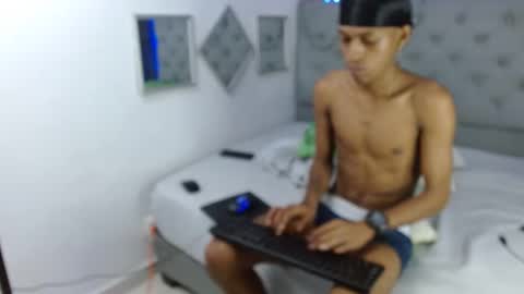 braycum_alpha online show from December 21, 7:03 am