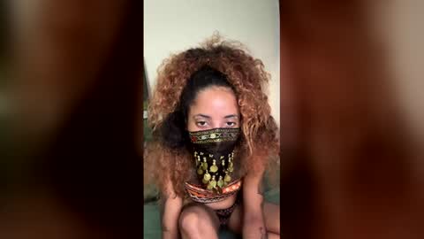 Snapshot of brazilliantinkerbell chatting on February 15, 2:08 am brazilliantinkerbell online show from February 15, 2:08 am