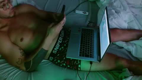 Breadcrumbsss online show from December 18, 12:49 am