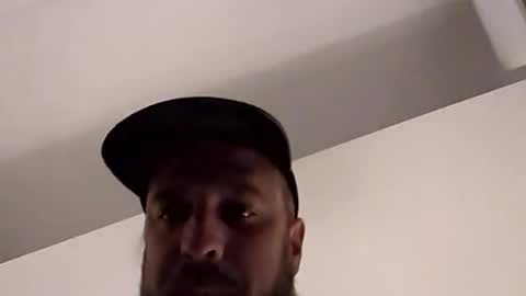 bredboxent online show from April 18, 10:19 am