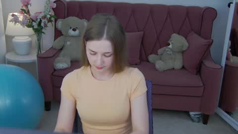 Snapshot of bree_sky chatting on April 13, 11:27 am Bree online show from April 13, 11:27 am