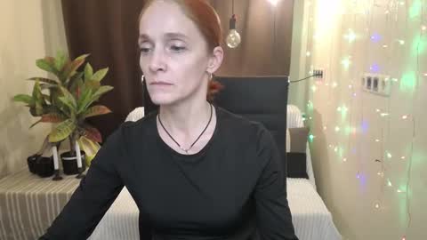 Snapshot of breeterner chatting on February 4, 5:10 am breeterner online show from February 4, 5:10 am