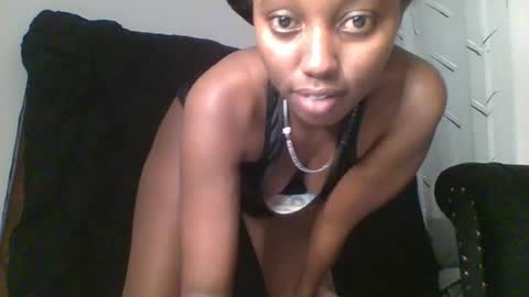 Snapshot of breezykan123 chatting on June 13, 7:12 pm breelia online show from June 13, 7:12 pm