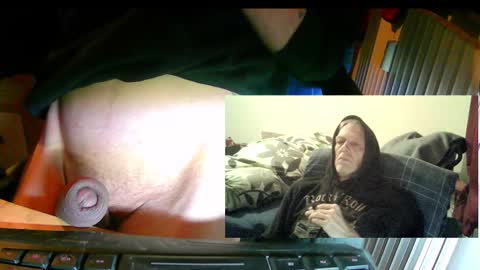 Snapshot of bremer64 chatting on November 15, 9:06 am bremer64 online show from November 15, 9:06 am