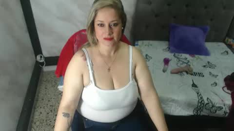 Snapshot of brenda_bigtitis chatting on October 15, 12:33 am brenda_bigtitis online show from October 15, 12:33 am
