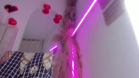 Snapshot of brenda_lott chatting on February 12, 4:29 am Brenda online show from February 12, 4:29 am