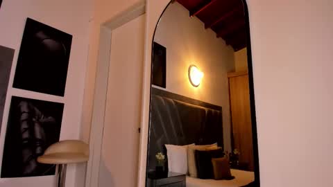 Brenda online show from November 12, 9:25 pm