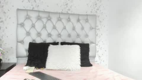 brenda sofia2 online show from April 28, 1:05 pm