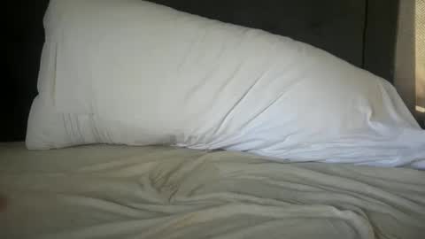 brettbaker89 online show from November 26, 8:32 pm