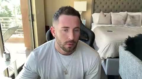 Snapshot of brettmycles chatting on October 30, 5:57 pm Brett Mycles online show from October 30, 5:57 pm