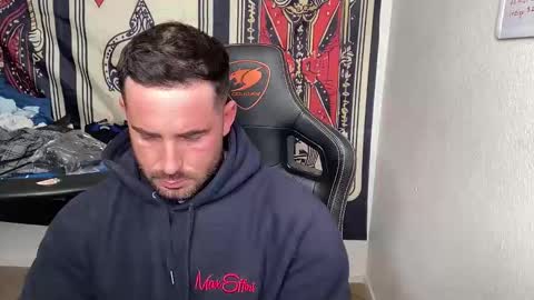 Brett Mycles online show from February 19, 6:37 pm