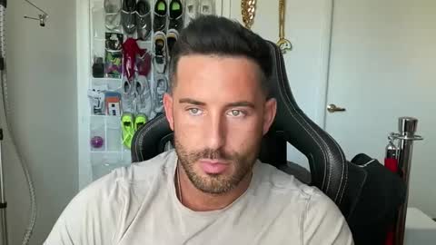 Brett Mycles online show from June 1, 1:35 pm