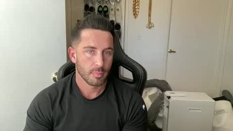 Snapshot of brettmycles chatting on June 26, 3:16 pm Brett Mycles online show from June 26, 3:16 pm