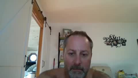 hey online show from October 1, 9:10 pm
