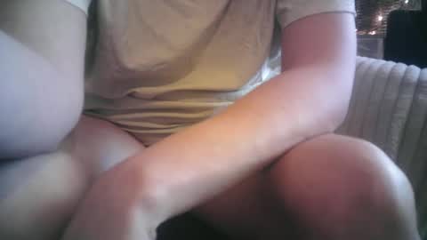Snapshot of bri20fu chatting on September 12, 6:52 pm raining down on me online show from September 12, 6:52 pm