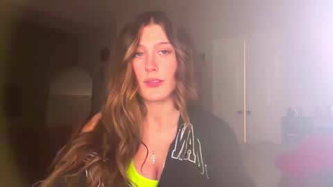 Snapshot of briadominick chatting on February 3, 6:40 am Brianna3 online show from February 3, 6:40 am