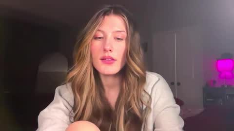 Snapshot of briadominick chatting on February 24, 5:38 am Brianna3 online show from February 24, 5:38 am