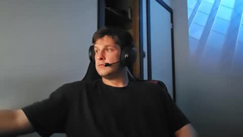 Snapshot of brian7891012 chatting on March 1, 2:30 pm brian7891012 online show from March 1, 2:30 pm