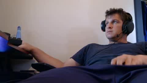 brian7891012 online show from June 13, 9:24 pm
