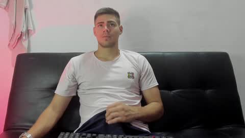 brian_mac online show from January 3, 3:55 pm