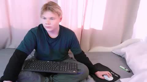brian_mils online show from February 19, 11:17 am