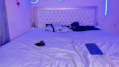 Snapshot of briana_hot03 chatting on November 10, 6:29 pm briana_hot03 online show from November 10, 6:29 pm