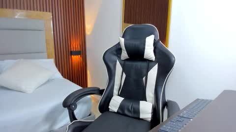 B R I A N A  online show from November 12, 2:45 am