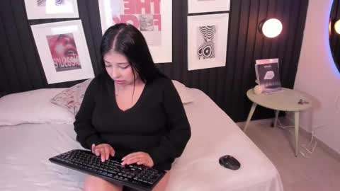 briana_whitee online show from November 18, 8:46 pm