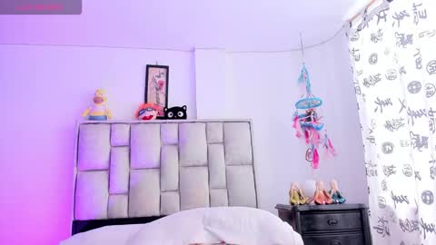 Snapshot of brianaguzman chatting on November 24, 6:29 pm online show from November 24, 6:29 pm