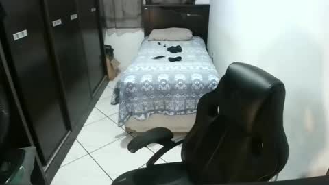 brianaries online show from November 25, 4:23 am