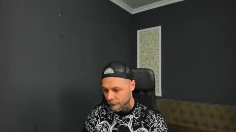 Brian online show from December 18, 6:19 am