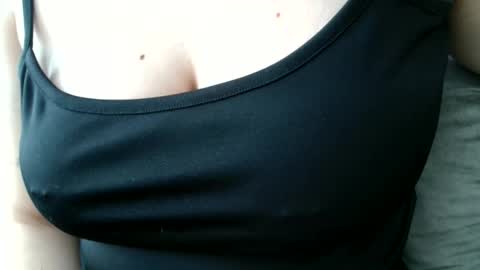 Snapshot of brianna_anny chatting on June 2, 9:33 am shiny smile online show from June 2, 9:33 am