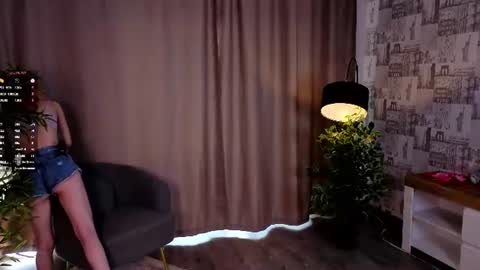 Hanna online show from July 9, 1:42 am
