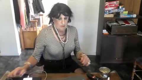 bridgetfouru online show from November 26, 6:25 am