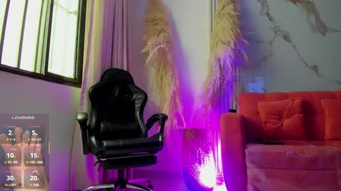    online show from October 17, 12:41 pm