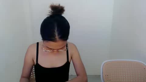 brie_belle online show from January 5, 9:05 am