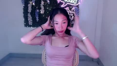 brie_belle online show from January 9, 3:58 am