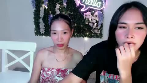 brie_belle online show from January 12, 9:08 am