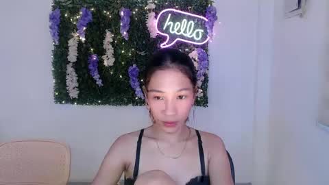 brie_belle online show from January 25, 5:07 am