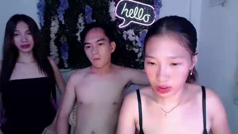 brie_belle online show from February 22, 6:06 am
