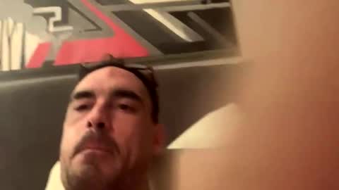 Snapshot of brief8805 chatting on October 30, 11:05 pm brief8805 online show from October 30, 11:05 pm