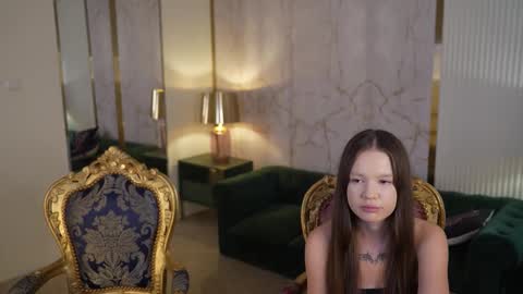 Diamonds Girls online show from October 8, 7:55 pm