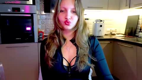 Snapshot of brightsstar chatting on February 3, 2:33 pm Mitty online show from February 3, 2:33 pm