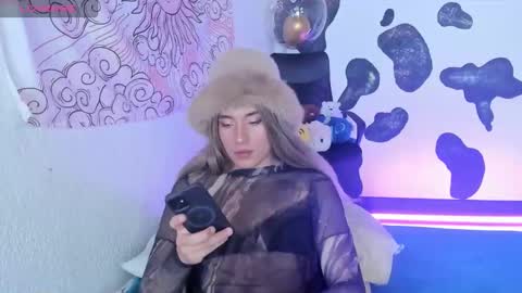 Snapshot of brihanna_cooper chatting on December 22, 3:42 pm bri online show from December 22, 3:42 pm