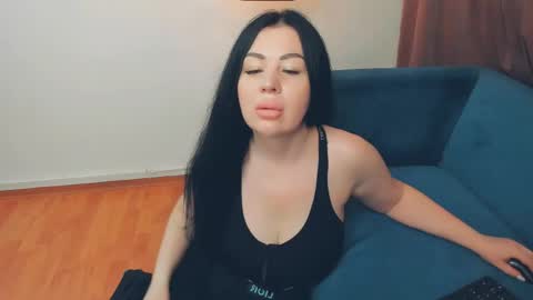 brilliantegirl_ online show from April 18, 6:17 am